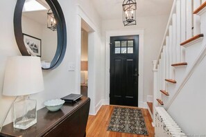 Unclassified image, 4 of 23, button