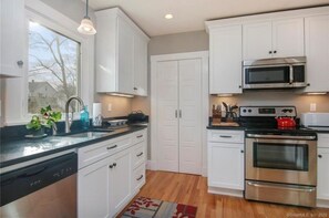 Unclassified image, 5 of 23, button