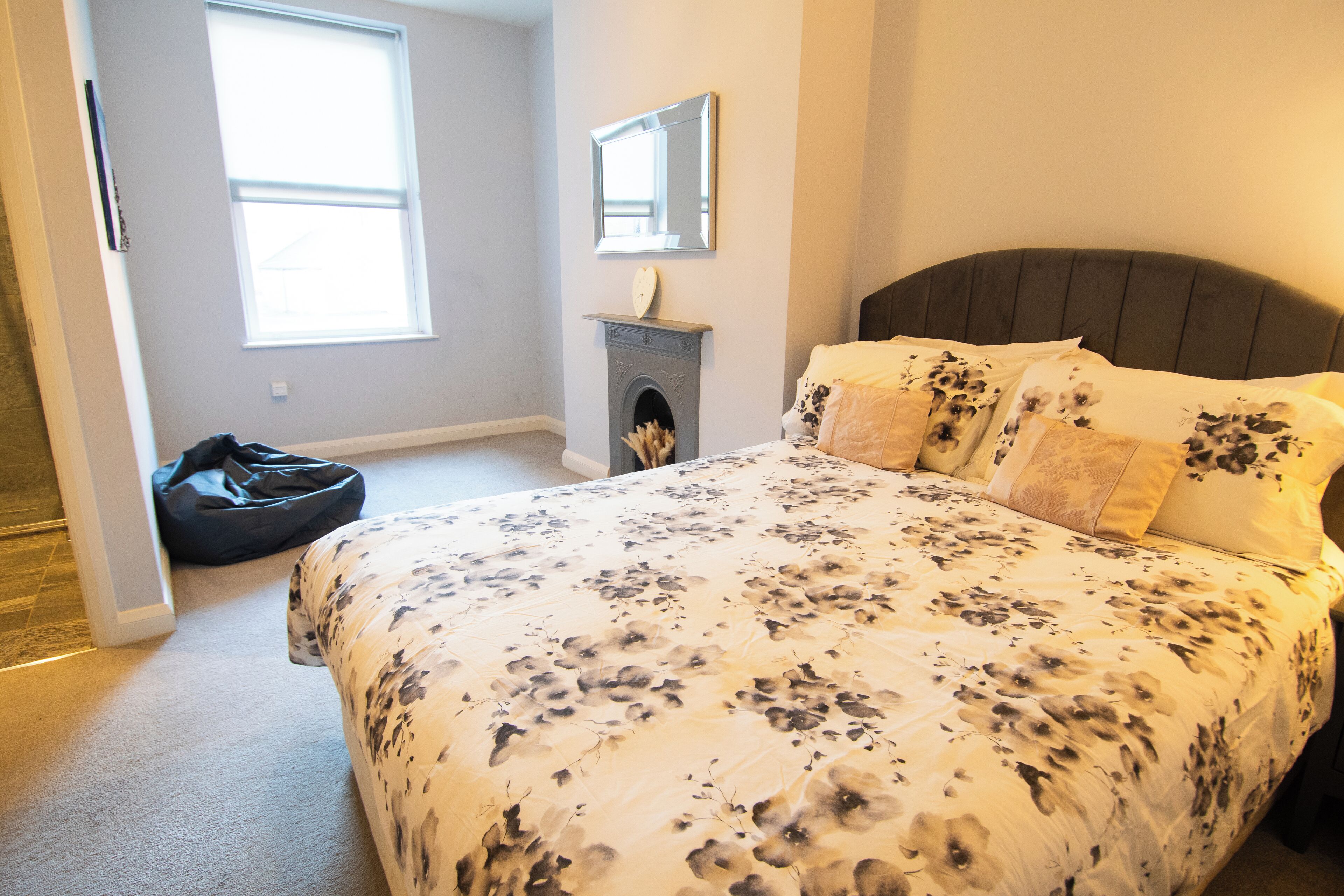 1 bedroom, desk, travel cot, free WiFi
