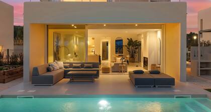 New Sea View Villa, Heated Pool,Rooftop Jacuzzi