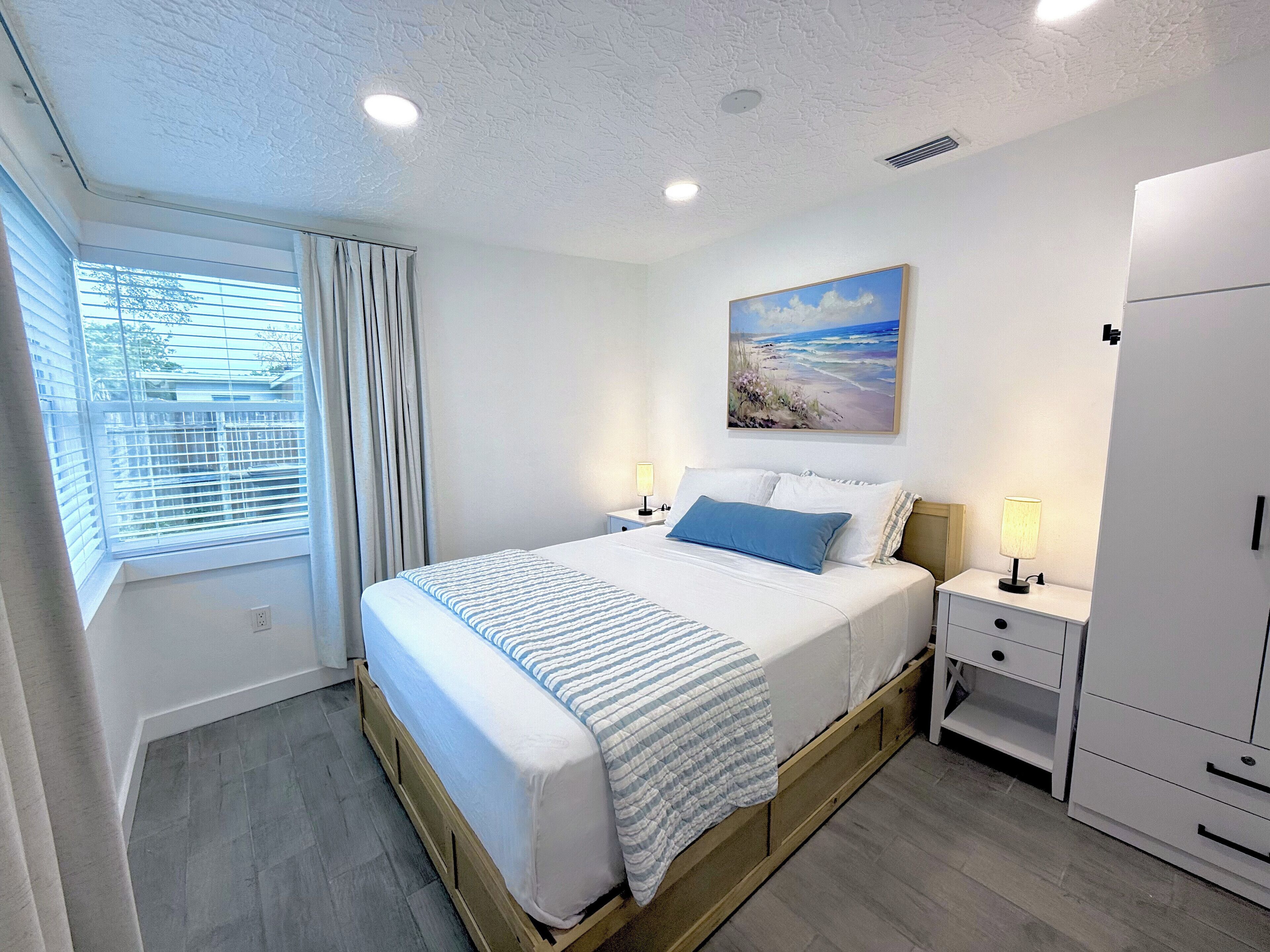 Desk, iron/ironing board, free WiFi, bed sheets