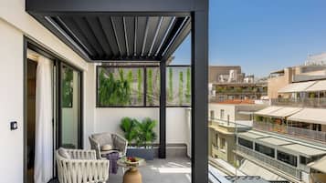 Grand Suite, City View | Terrace/patio