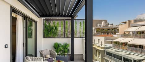 Grand Suite, City View | Terrace/patio