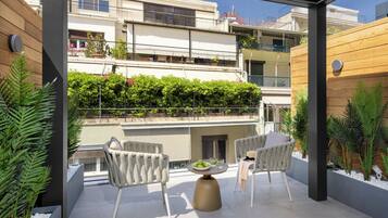 Doppia Deluxe, 1 letto king, balcone | Terrazza/patio