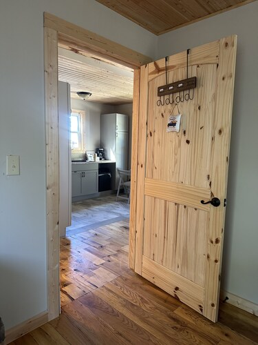 Charming 1-bedroom cottage with WiFi and AC in lovely Stamping ky