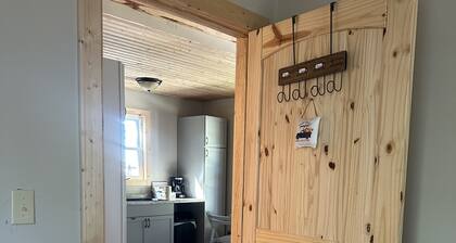 Charming 1-bedroom cottage with WiFi and AC in lovely Stamping ky