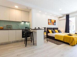 อพาร์ทเมนท์ (Charming Zadar Apartment Near Old Tow) | เปล/เตียงเด็กอ่อน