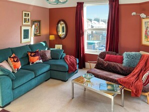 Living area - 2 bedroom accommodation in Whitby (Whitby)