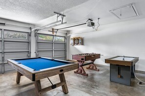 Game room - Heated Pool~Game Room~Firepit~Domain~Q2 Stadium (Austin)