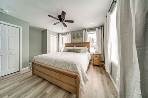 2 chambres, bureau, fer et planche à repasser, accès Internet