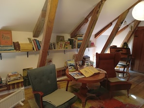 Shared Dormitory, 1 Bedroom | Living room