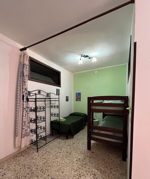 2 bedrooms, iron/ironing board, free WiFi, bed sheets - Vacation House "Memy House" (Iglesias)