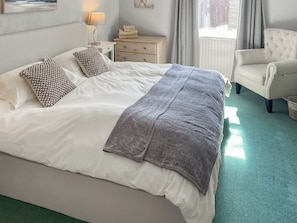 3 quartos, Wi-Fi de cortesia, roupa de cama
