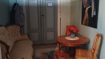 Shared Dormitory, 1 Bedroom | Living room