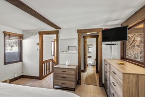 3 bedrooms, iron/ironing board, free WiFi, bed sheets - Ski In/Out Condo w/ Pool & Spa 1073 (Steamboat Springs)