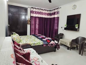 1 dormitorio, tabla de planchar con plancha, wifi