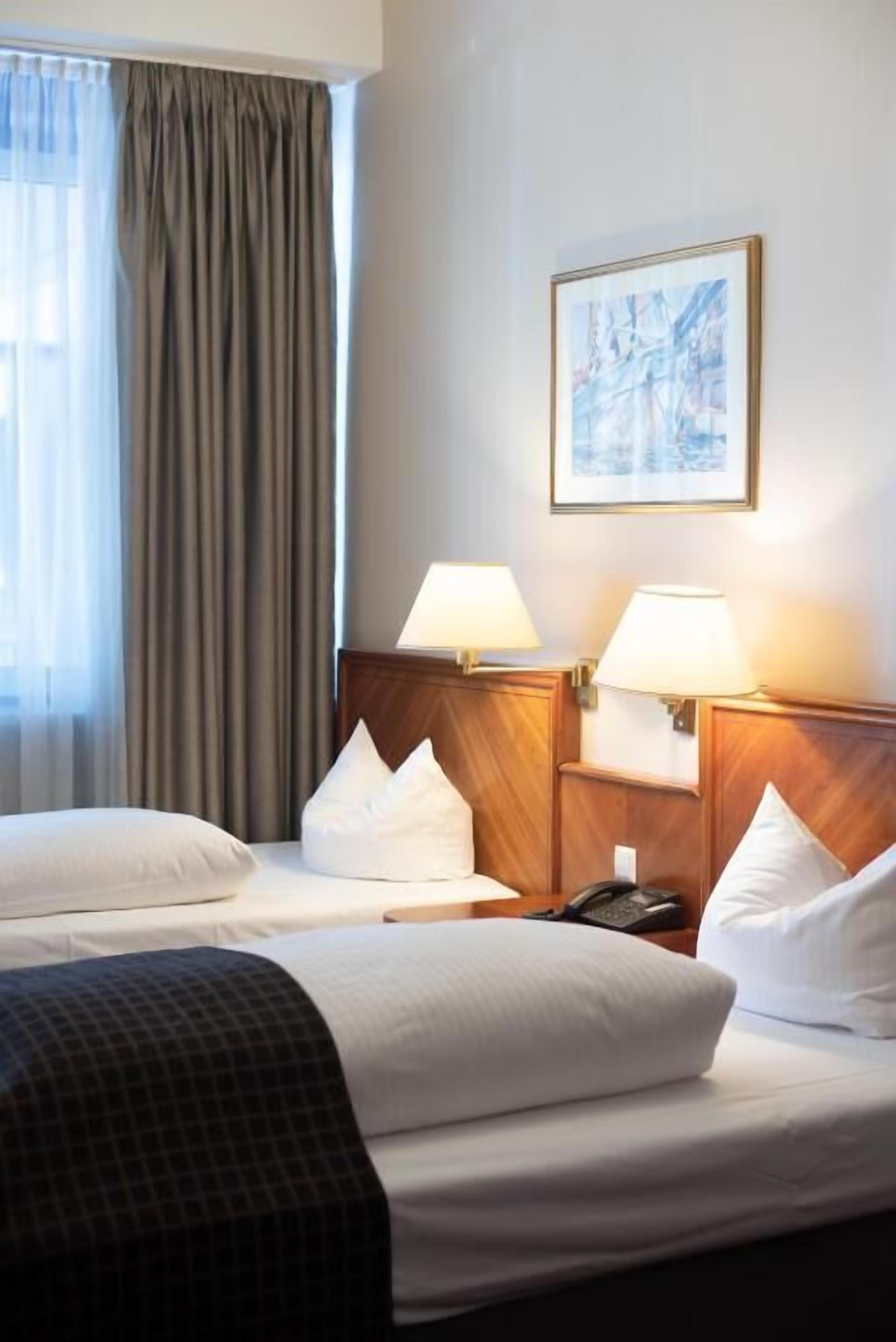 Soundproofing, free WiFi