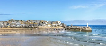 2 bedroom accommodation in Helston