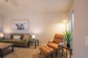 Smart TV, fireplace, table tennis