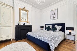 2 chambres, fer et planche à repasser, Wi-Fi, draps fournis