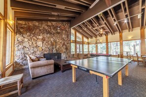 Smart-TV, peis, videospill og DVD-spiller