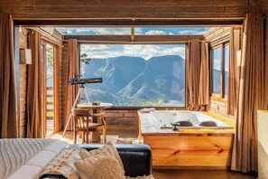 Rideaux occultants, fer et planche à repasser, Wi-Fi gratuit