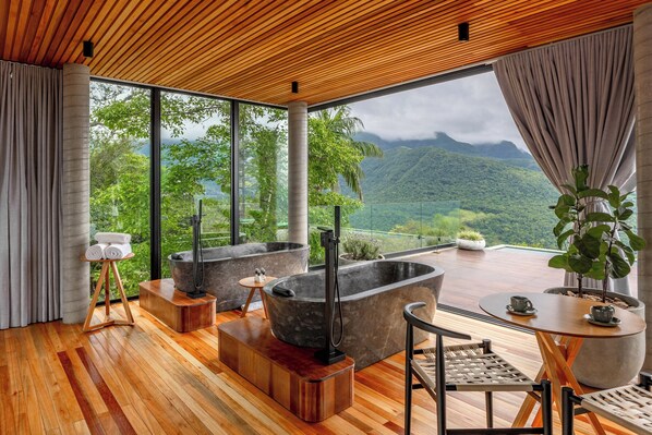 Baignoire relaxante profonde