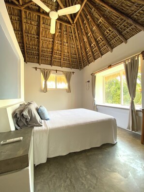 4 bedrooms, desk, iron/ironing board, free WiFi