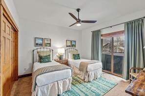 4 dormitorios, tabla de planchar con plancha, wifi gratis y ropa de cama