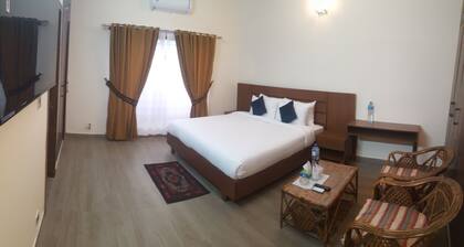 Charming bungalow with WiFi and AC in peaceful Islamabad