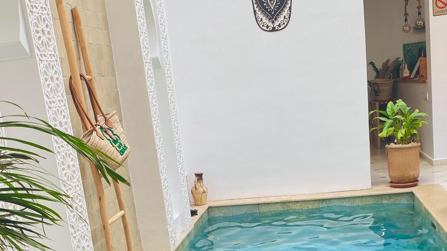 Riad Larbi Khalis