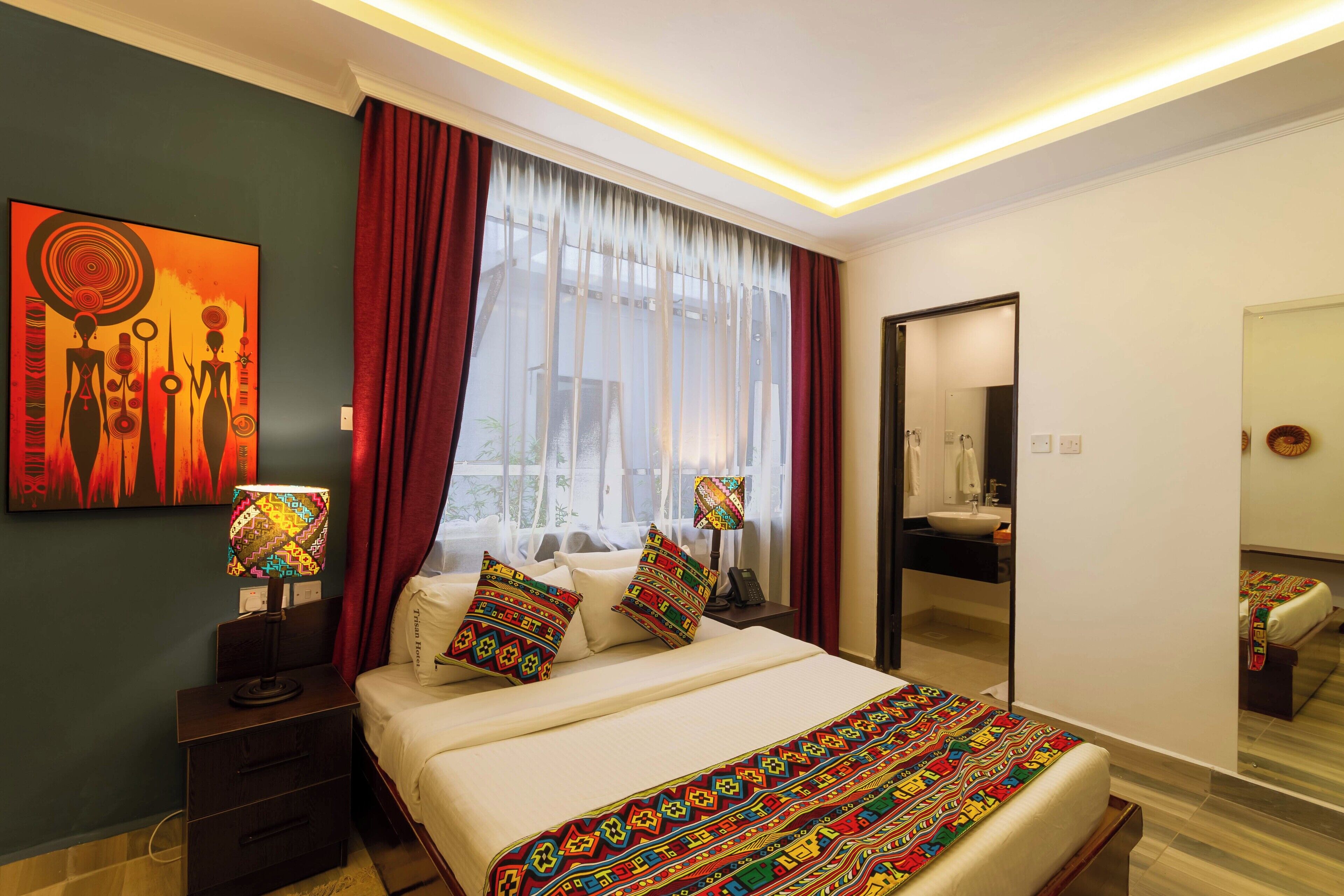 Premium bedding, in-room safe, desk, laptop workspace