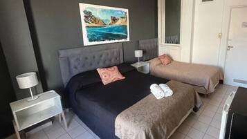 Standard Triple Room, Balcony, City View | Bathroom