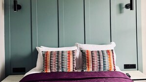 Room - Stylish studio king room, en-suite & kitchenette (room 2) (Innerleithen)