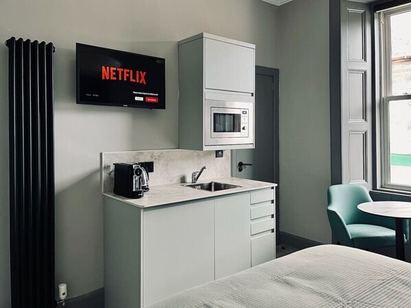 1 bedroom, WiFi, bed sheets