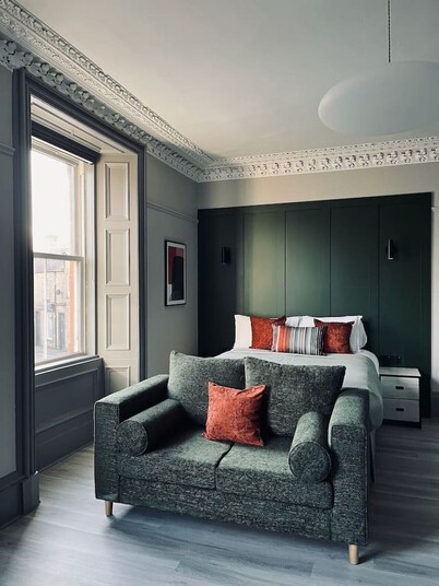 Stylish studio-king & twin, en-suite, kitchenette (room 4)