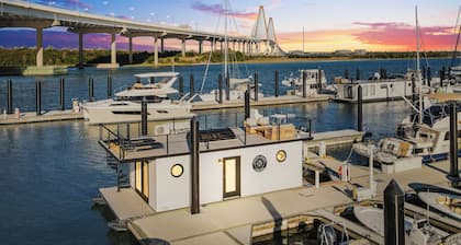 Coastal Caviar - Beluga Suite - with Rooftop Deck