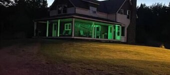 Cheerful 3 bedroom home with mountain view