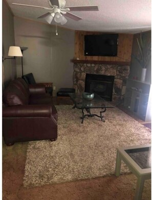 Living area - Pelican Place Surf city , 3 bedroom 2 bath home . (Holly Ridge)