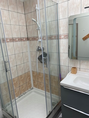 Bruser, Sæbe, Toiletpapir