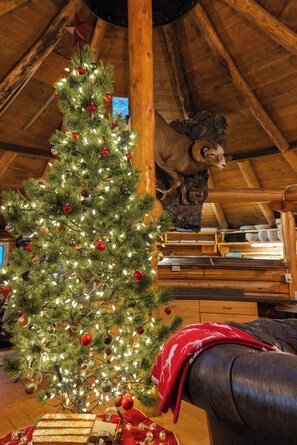 Interior - Rustic Mountain Escape | Sleeps 5 | Breakfast Included | No Cleaning Fees (Sundre)