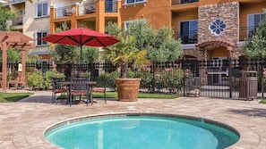 Outdoor dining - Big Fun, Boutique Feel – Your Napa Getaway- Wyndham Vino Bello- Studio (Napa)