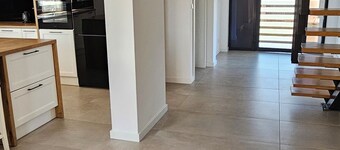 Spacious villa with 5 bedrooms and WiFi, AC near lake and forest