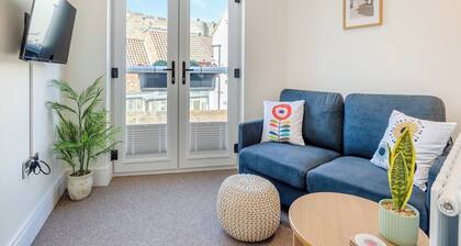 Castle View Apartment - UK48125