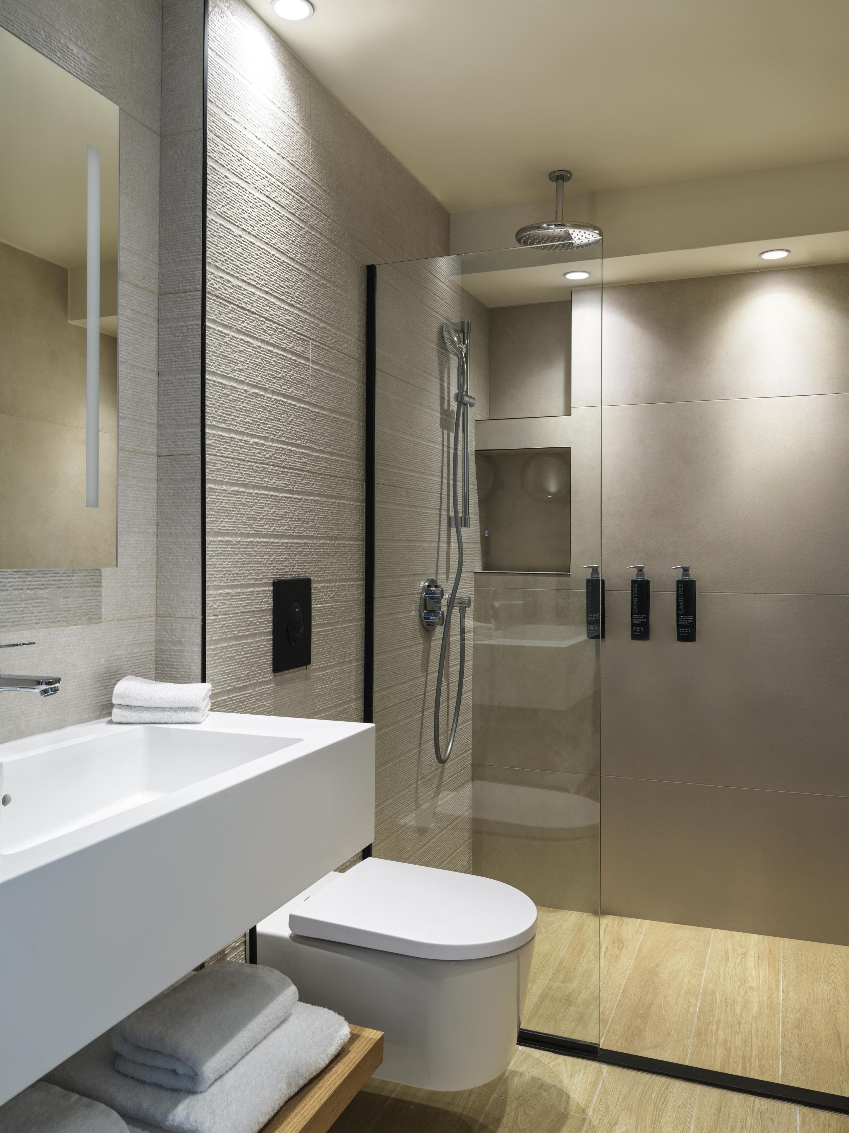 Badkamer met douche