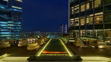 Bar lounge