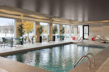 Indoor pool. Home2 Suites By Hilton Vaughan Toronto On