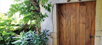 La Glycine - VAUX-EN-BEAUJOLAIS