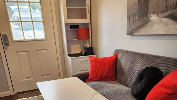 Unclassified image, 1 of 30, button - Charming 1-bedroom cottage -- That tiny house on Center Hill Lake. Pet friendly! (Baxter)