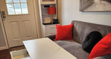 Charming 1-bedroom cottage -- That tiny house on Center Hill Lake. Pet friendly!